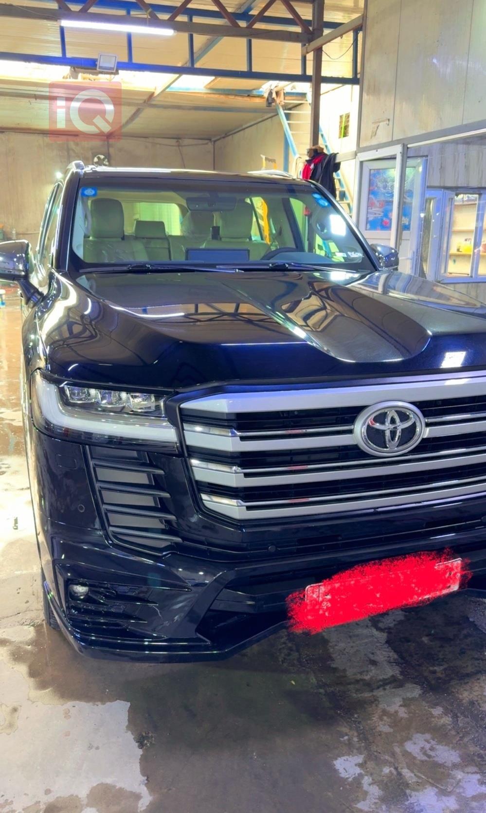 تۆیۆتا لاند کروزەر